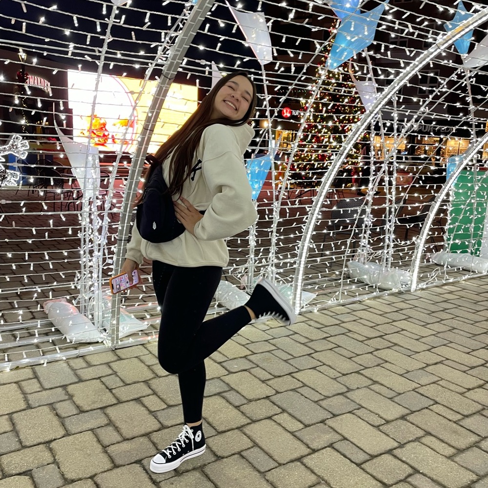 Meet your Posher, Adriana